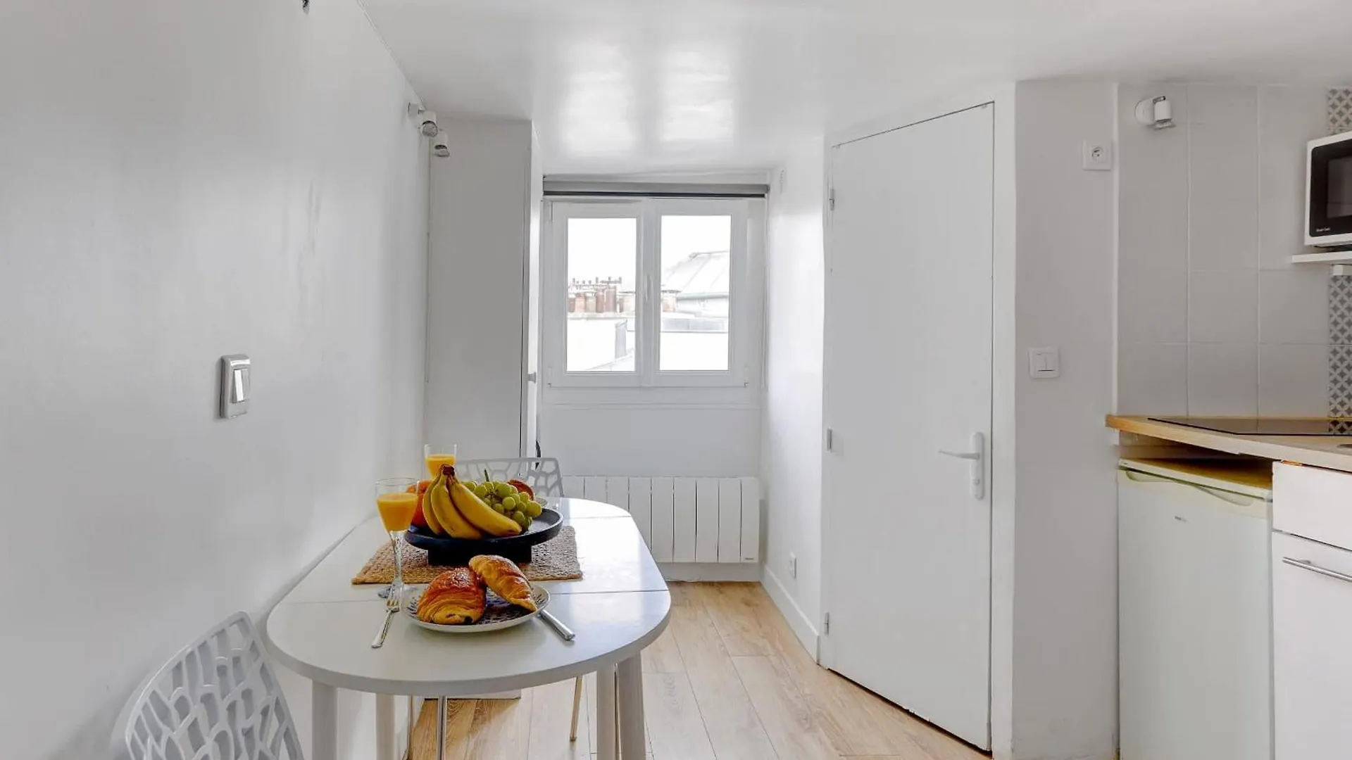Charming Studio - Steps From Le Marais & Montorgueil Paris